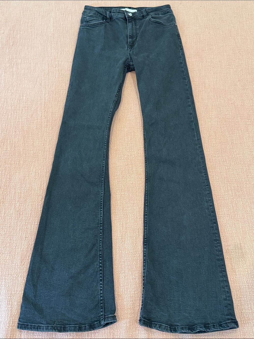 Zara W27L34 Black Flared High-Rise Jeans wm’s size 8 / eur 40
